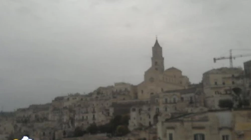 Martedì 15 Novembre 2016 - Pioggia al mattino, poi migliora. Meno freddo